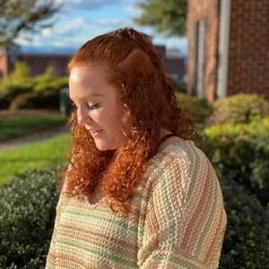 Meet your Posher, Alexis